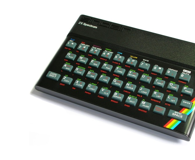 Recenze starý domácí počítač Sinclair ZX Spectrum 48K